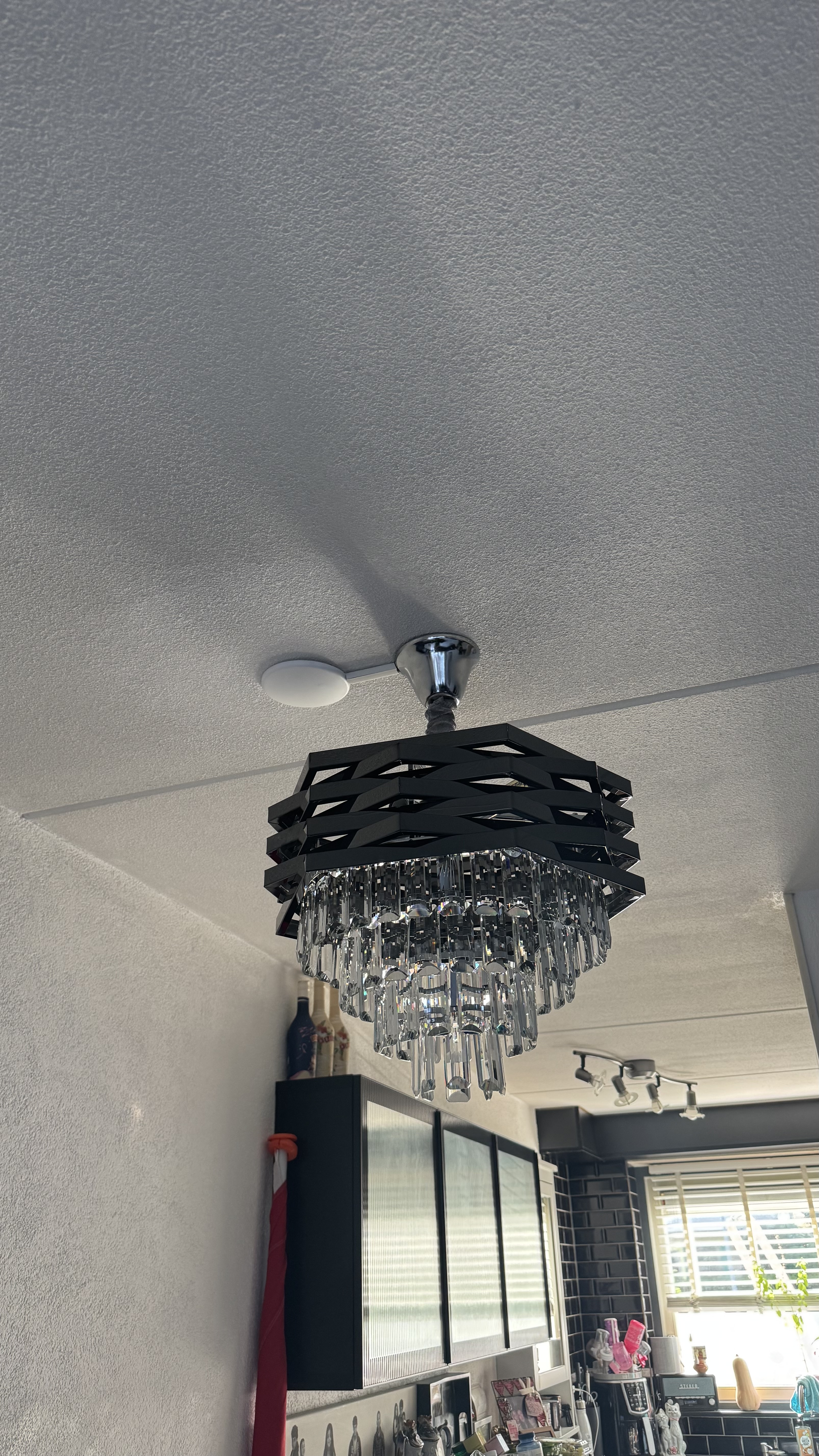 Plafondlamp geplaatst
