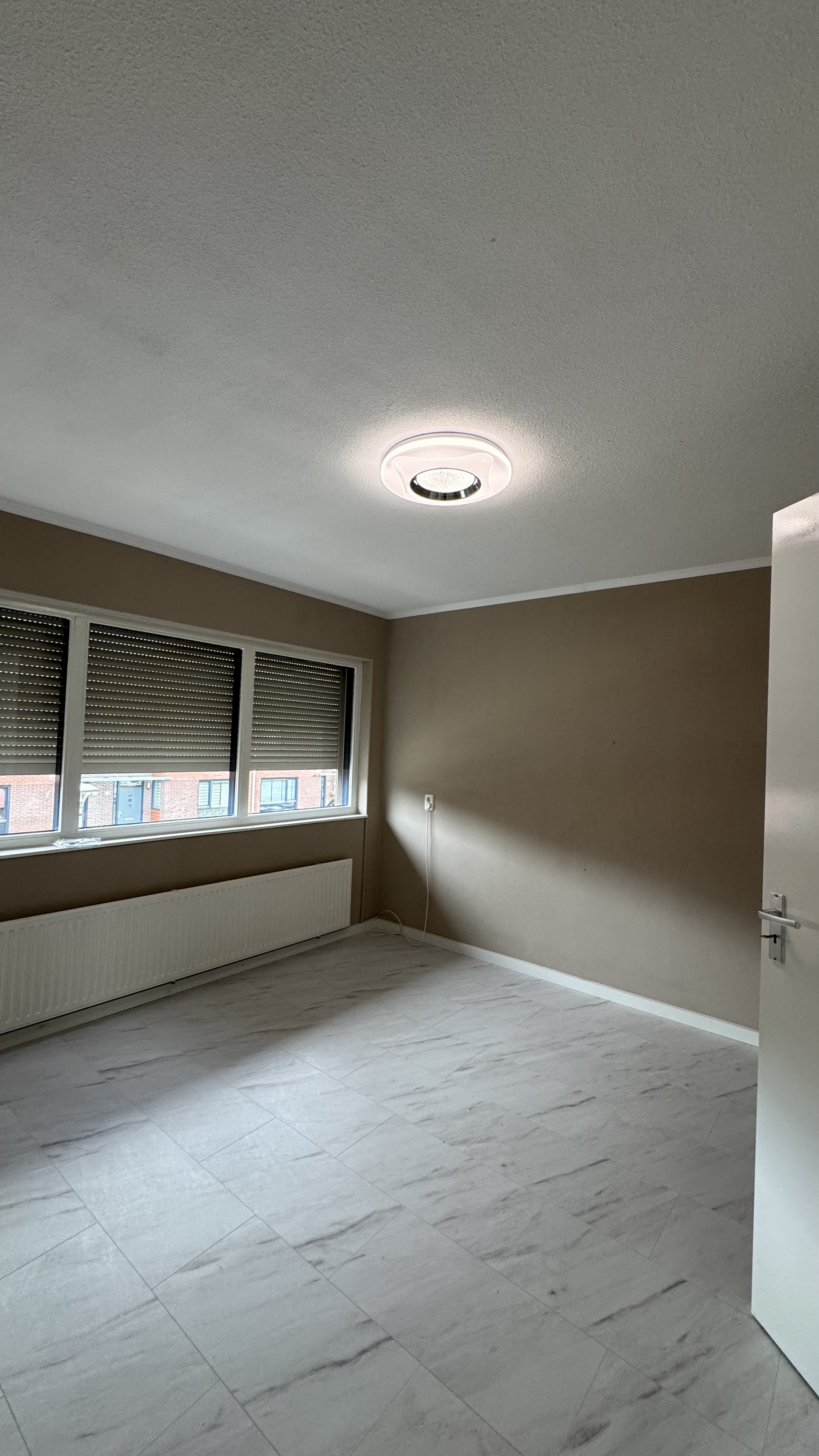 Meerdere plafondlampen geplaatst
