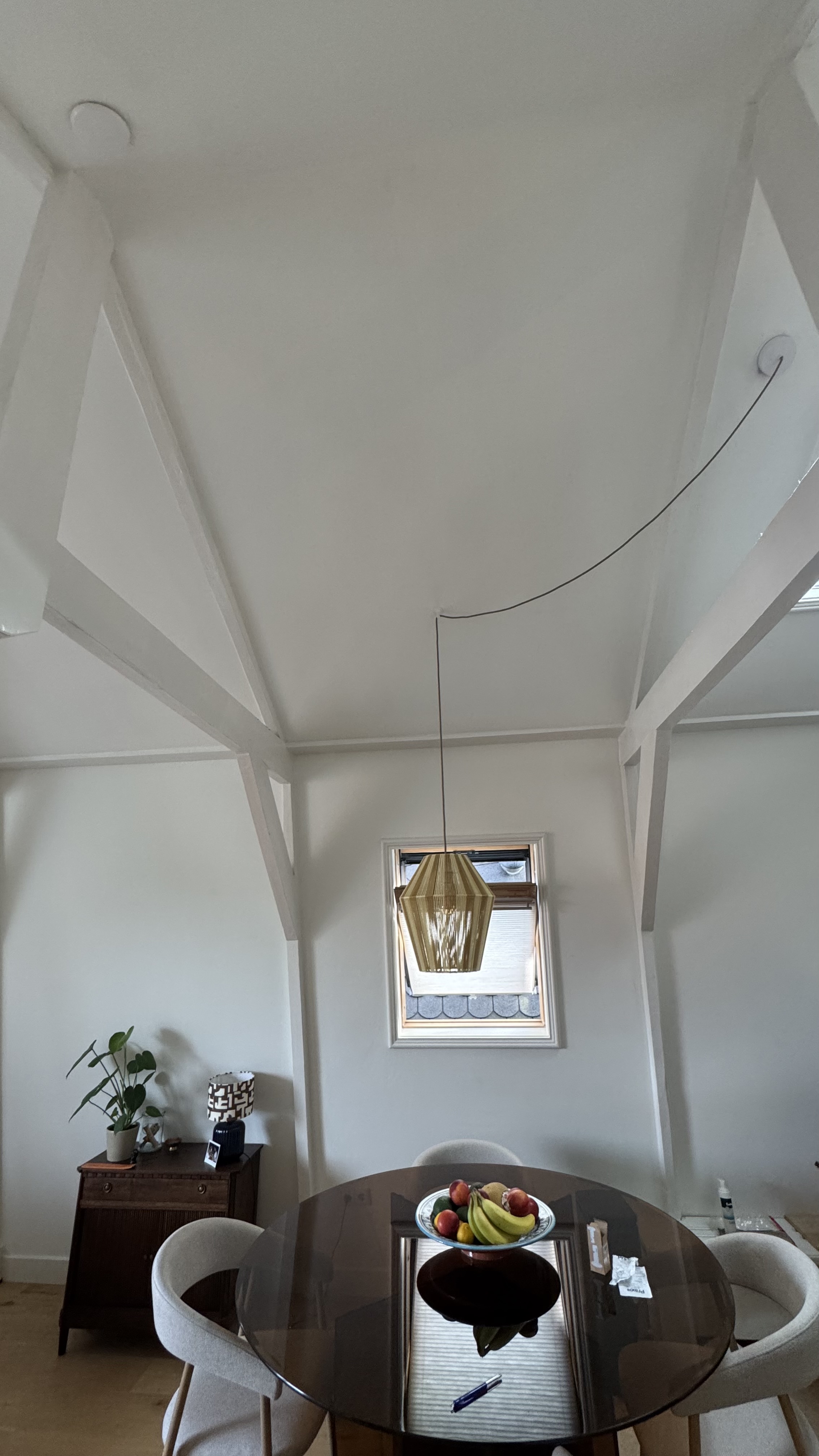 Verlichting en raamdecoratie geplaatst